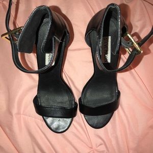 Steve Madden Ankle Strap Sandals (Black)
